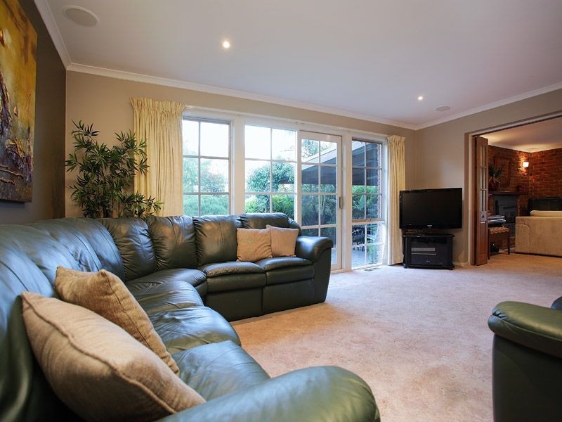 9 Chatswood Avenue, Langwarrin VIC 3910