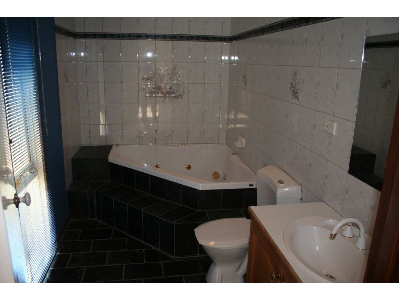 14 Bower Crt, Langwarrin VIC 3910