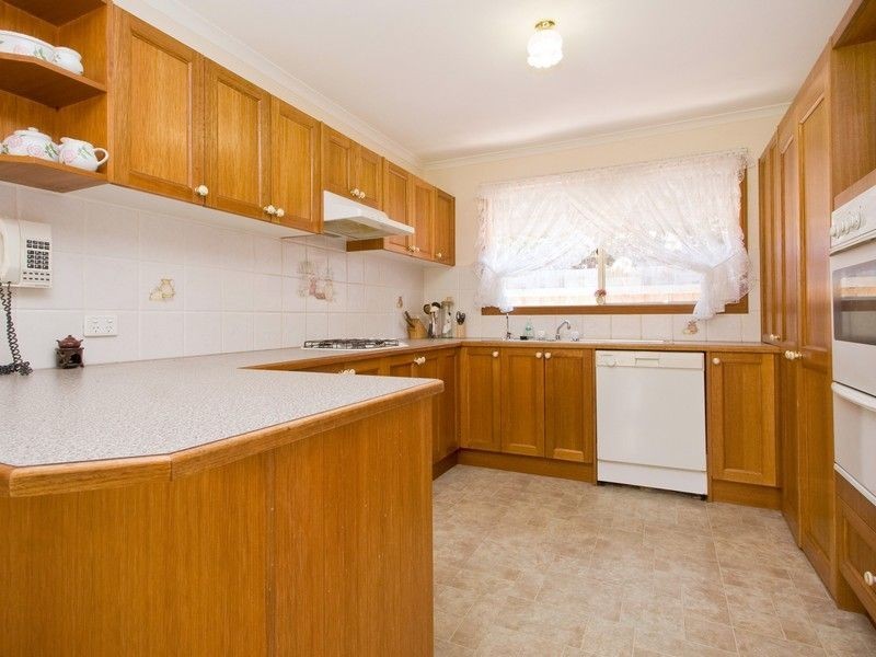 18 Landhill Close, Langwarrin VIC 3910