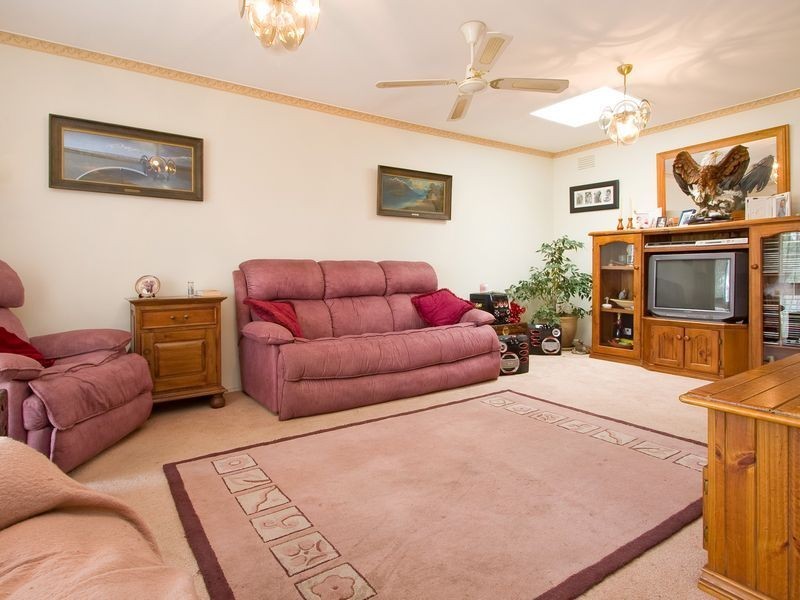 2 Chatswood Avenue, Langwarrin VIC 3910