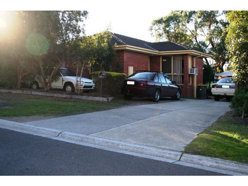 9 Lang Road, Langwarrin VIC 3910