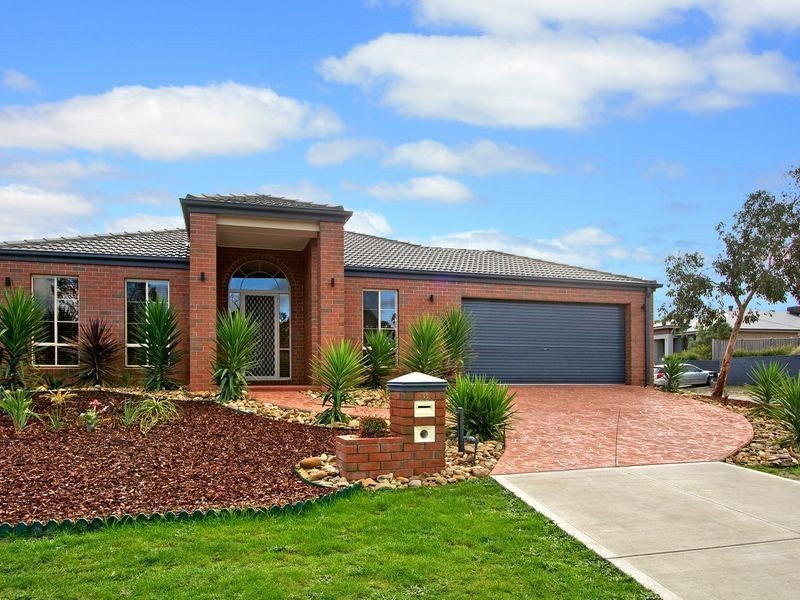 35 Appleberry Avenue, Langwarrin VIC 3910