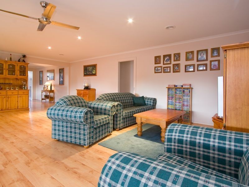 35 Appleberry Avenue, Langwarrin VIC 3910