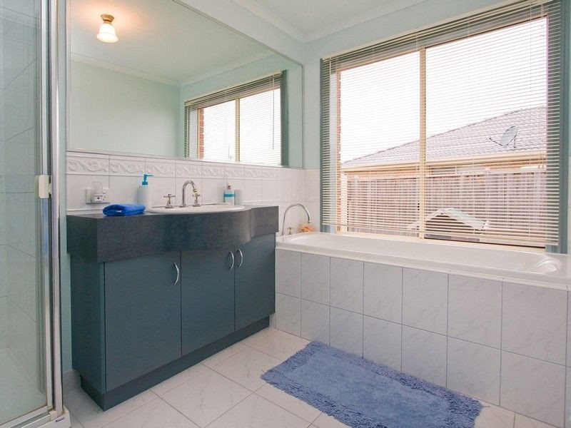 4 King Orchid Drive, Langwarrin VIC 3910