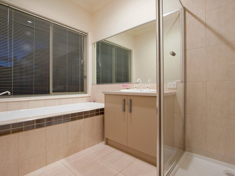 81 Apple Berry Ave, Langwarrin VIC 3910