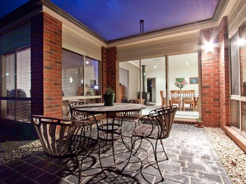 81 Apple Berry Ave, Langwarrin VIC 3910