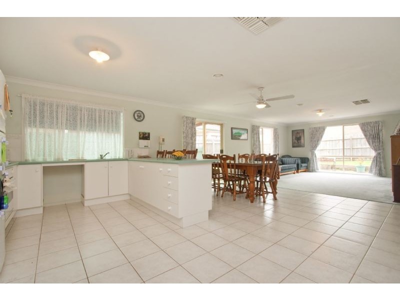 29 Bayport Dv, Langwarrin VIC 3910