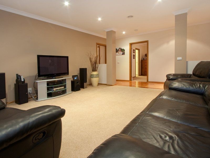 8 Collina Court, Langwarrin VIC 3910