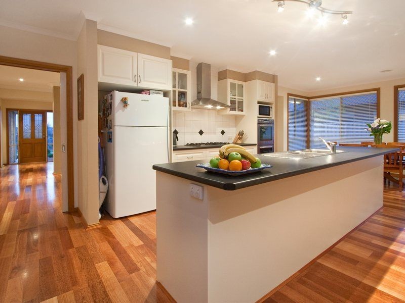 8 Collina Court, Langwarrin VIC 3910