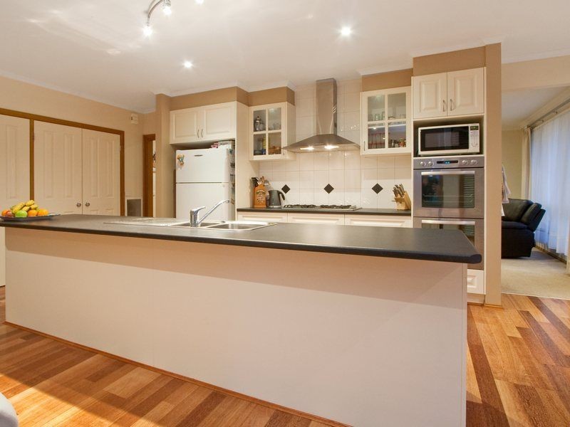 8 Collina Court, Langwarrin VIC 3910
