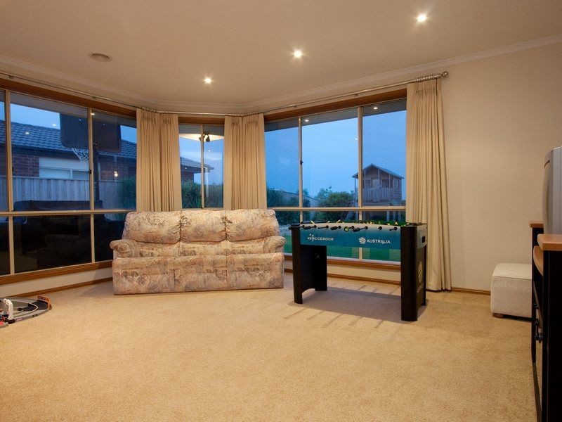 8 Collina Court, Langwarrin VIC 3910