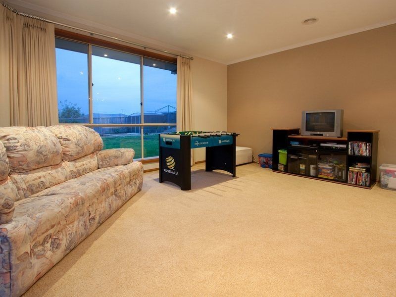 8 Collina Court, Langwarrin VIC 3910