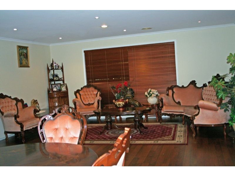 25 Julie Crt., Langwarrin VIC 3910