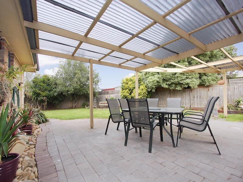 10 Lorraine Avenue, Langwarrin VIC 3910