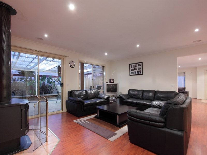 15 Julie Court, Langwarrin VIC 3910