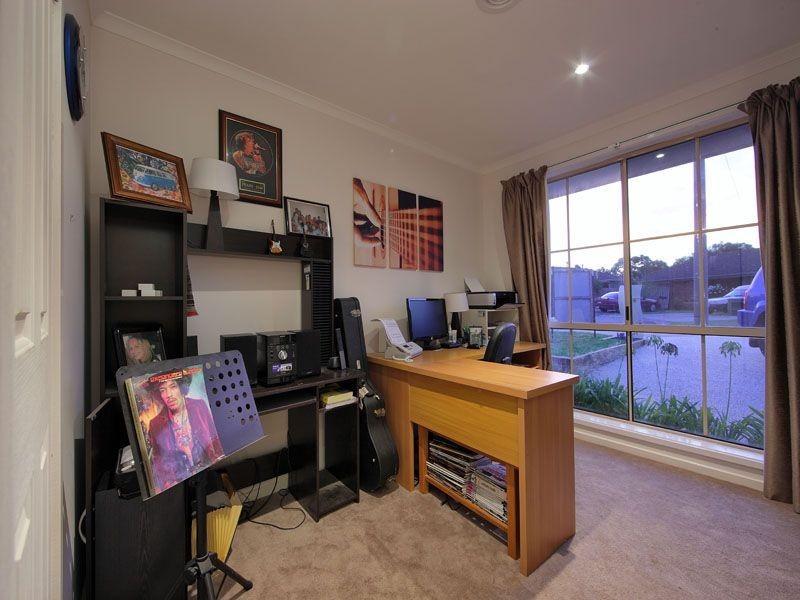 6 Waralong Court, Langwarrin VIC 3910