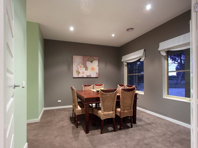 2 Martlesham Court, Langwarrin VIC 3910