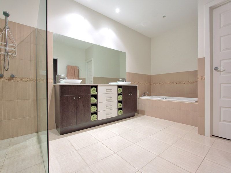 2 Martlesham Court, Langwarrin VIC 3910