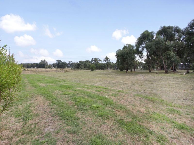 2 Martlesham Court, Langwarrin VIC 3910