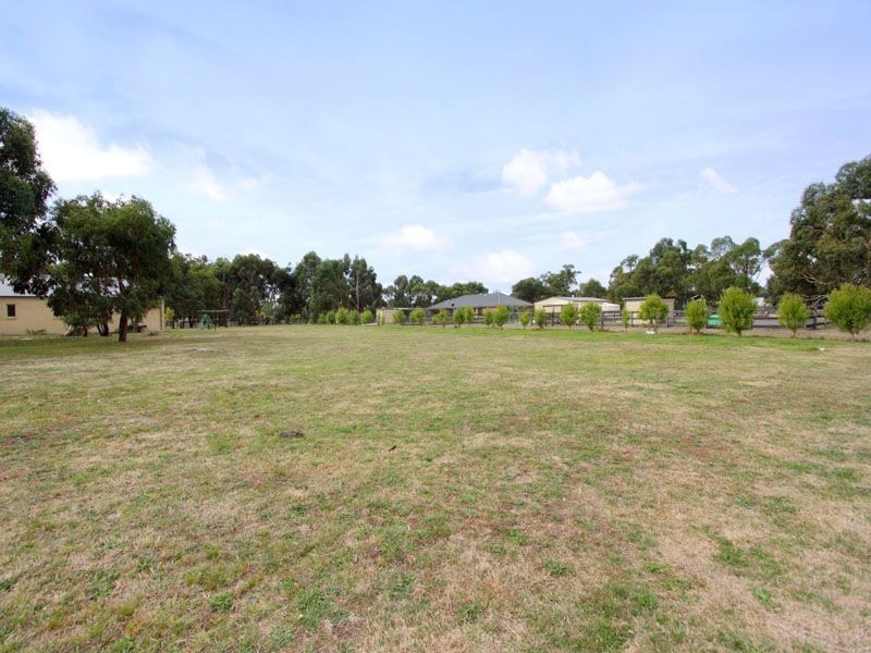 2 Martlesham Court, Langwarrin VIC 3910