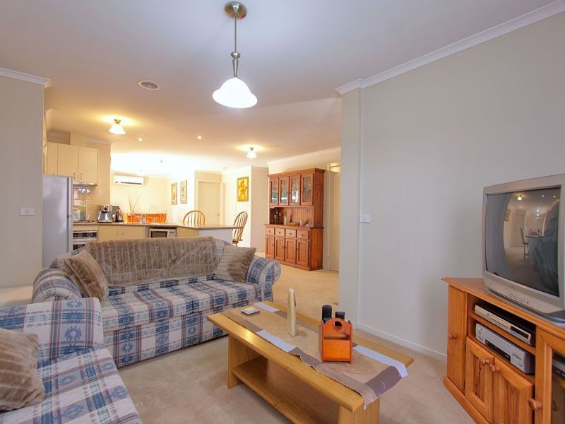 9/2 Edward Street, Langwarrin VIC 3910