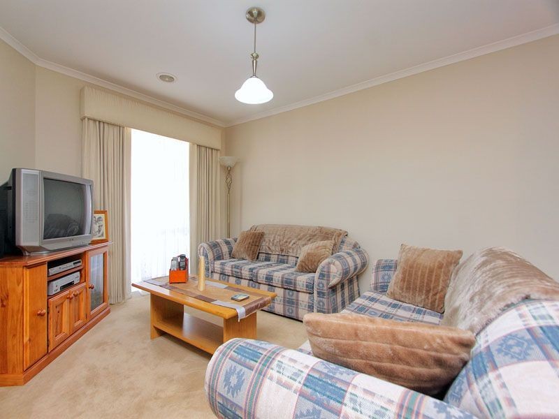 9/2 Edward Street, Langwarrin VIC 3910