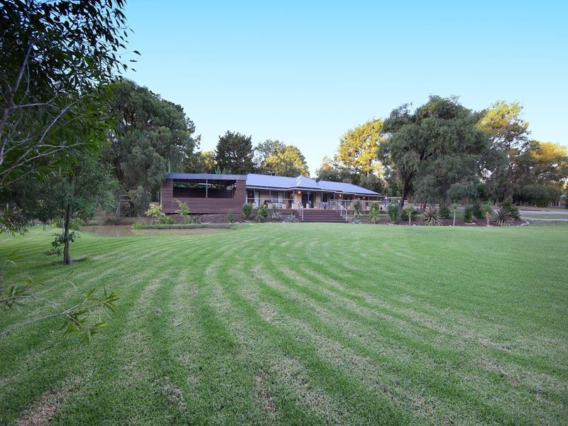 520 Robinsons Rd, Langwarrin VIC 3910