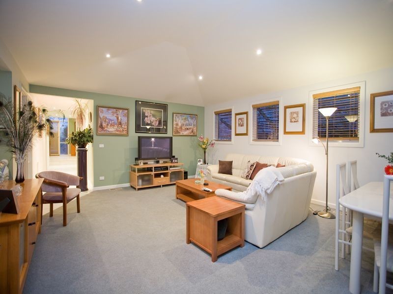 8 Helens Way, Langwarrin VIC 3910