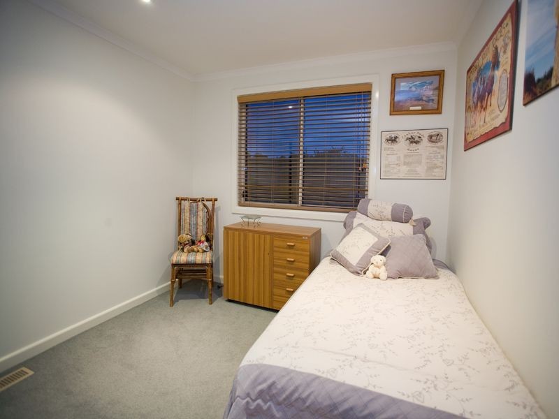 8 Helens Way, Langwarrin VIC 3910