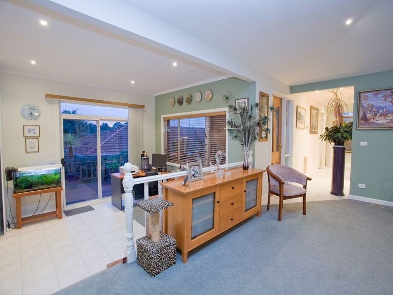 8 Helens Way, Langwarrin VIC 3910