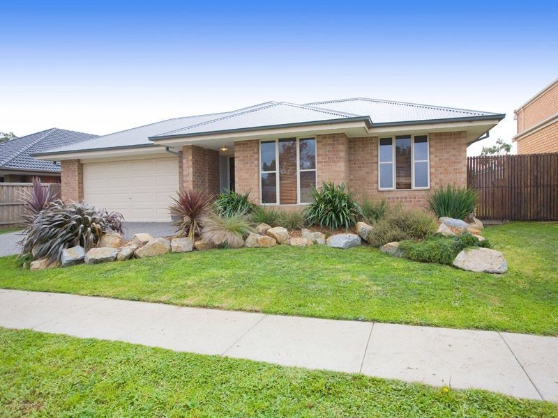 8 Fieldwood Lane, Langwarrin VIC 3910