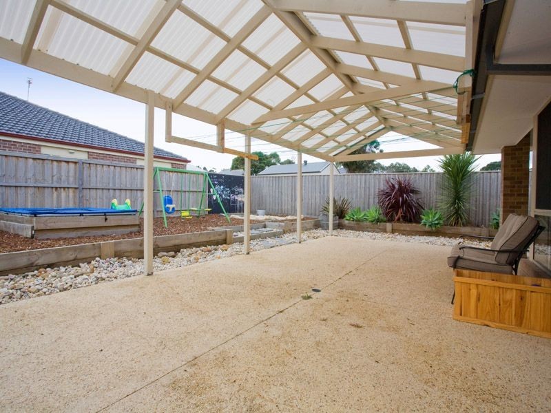 8 Fieldwood Lane, Langwarrin VIC 3910