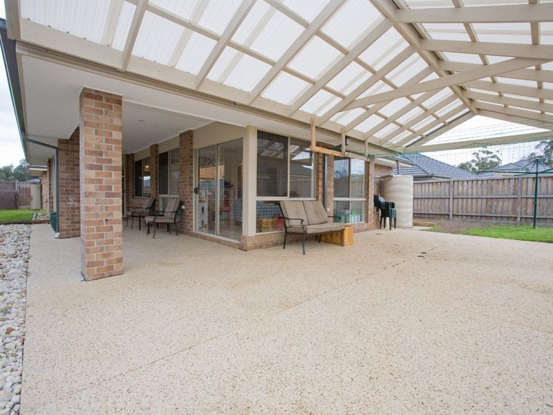 8 Fieldwood Lane, Langwarrin VIC 3910