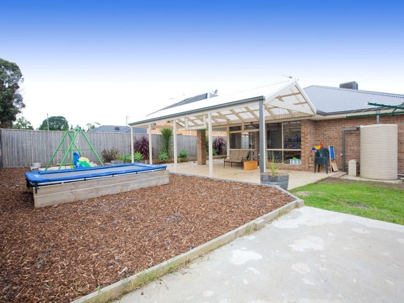 8 Fieldwood Lane, Langwarrin VIC 3910