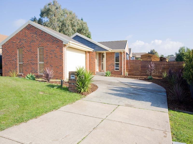 2 Claire Court, Langwarrin VIC 3910
