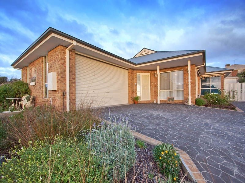 4 Bottlebrush Court, Langwarrin VIC 3910