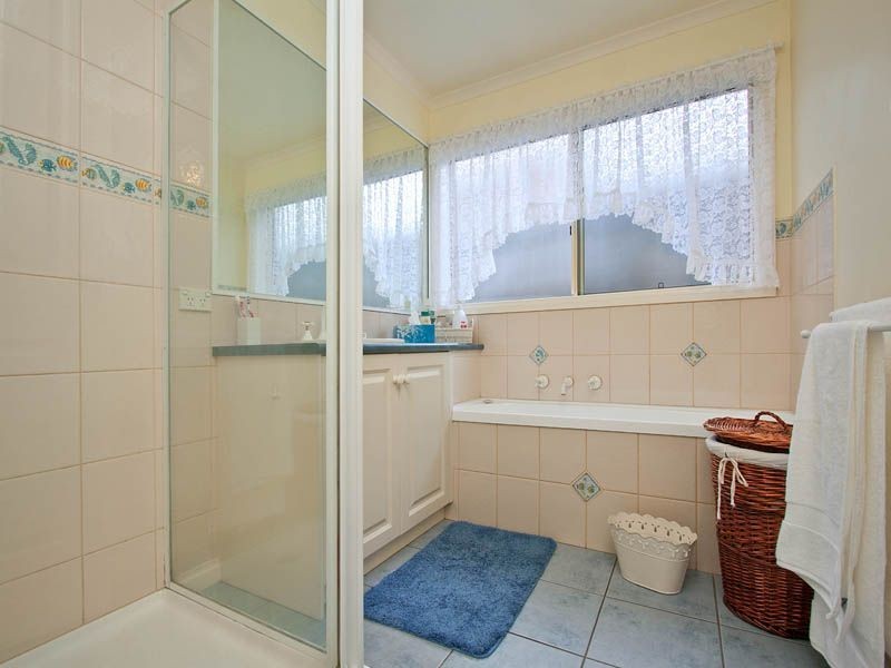 4 Bottlebrush Court, Langwarrin VIC 3910