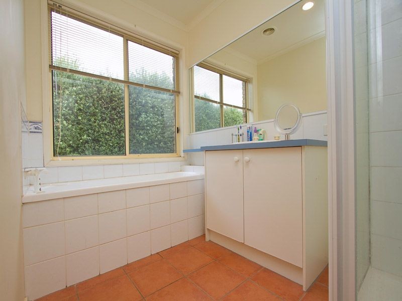 10 Cotoneaster Way, Langwarrin VIC 3910