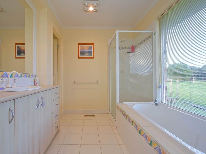 70 Newton Avenue, Langwarrin South VIC 3911