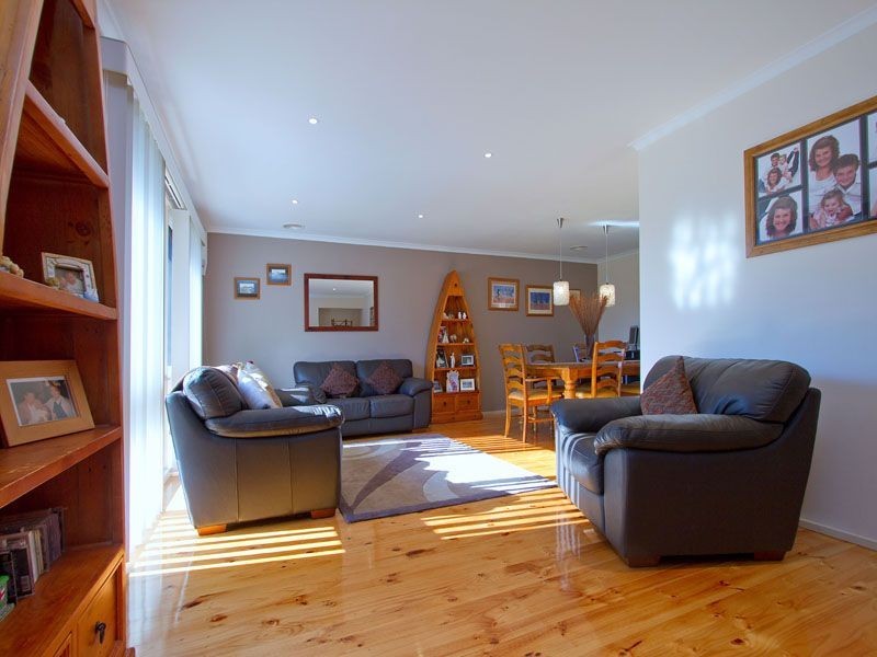 6 Kuranda Street, Langwarrin VIC 3910