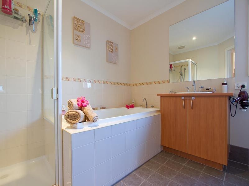 22 Pepperbush Cres, Langwarrin VIC 3910