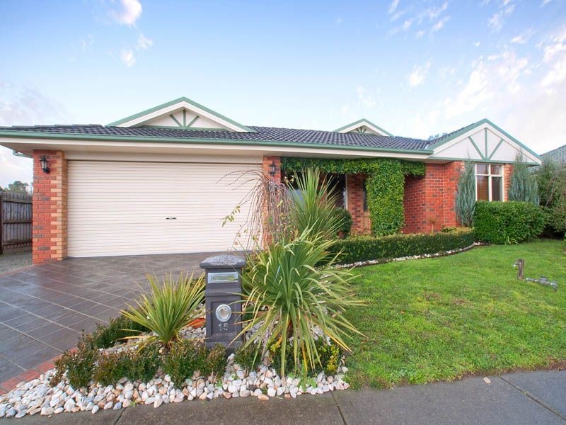 15 Sunny Vale Drive, Langwarrin VIC 3910