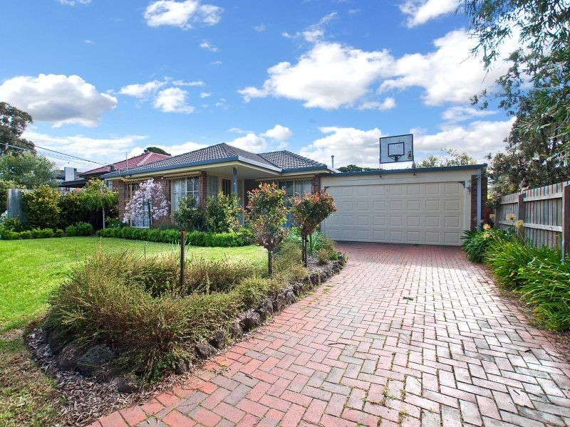 13 Elm Grove, Langwarrin VIC 3910