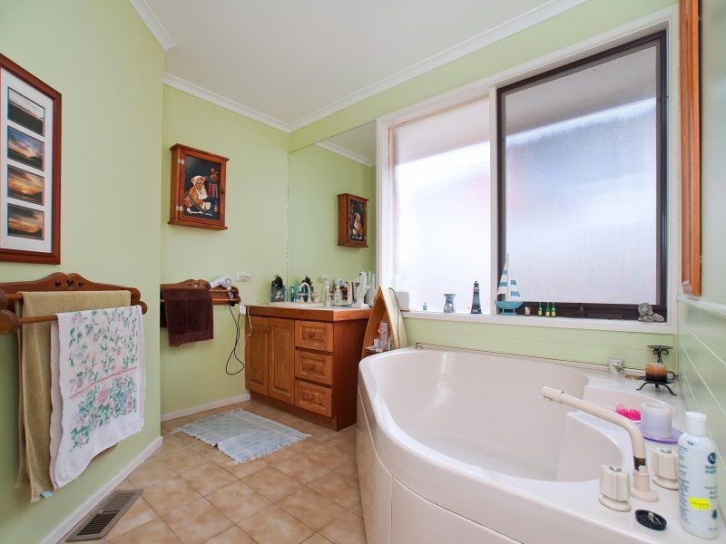 13 Elm Grove, Langwarrin VIC 3910