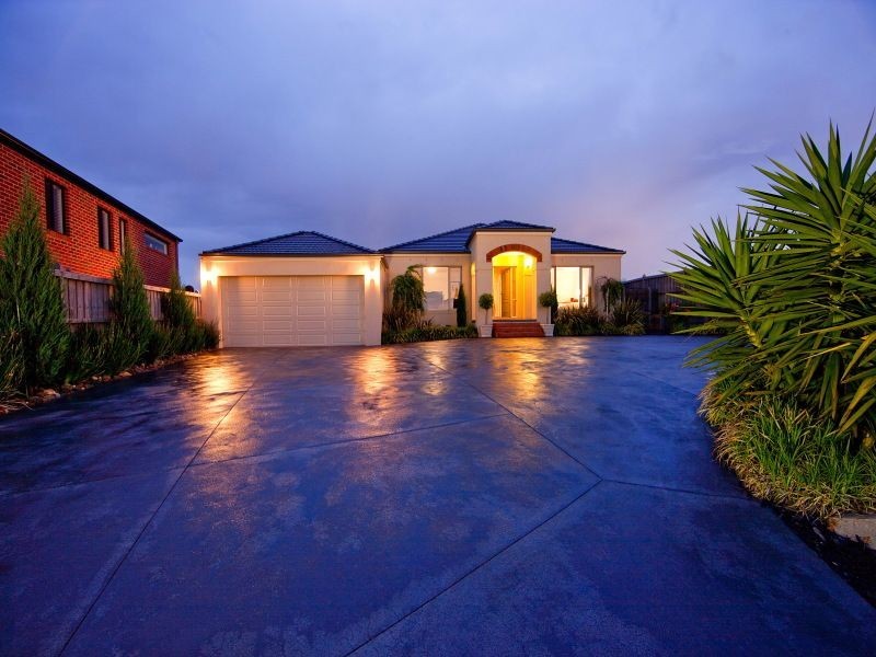 15 Brown Thornbill Court, Langwarrin VIC 3910