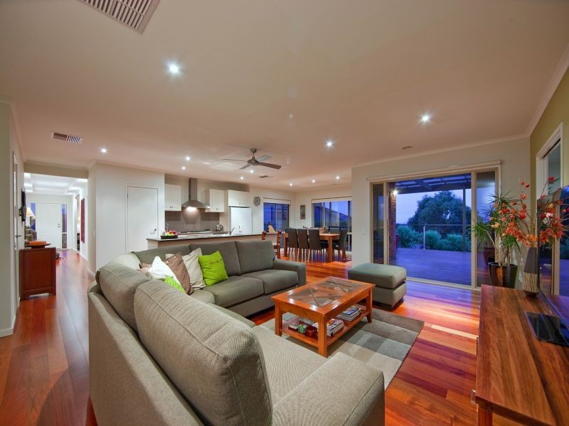 15 Brown Thornbill Court, Langwarrin VIC 3910