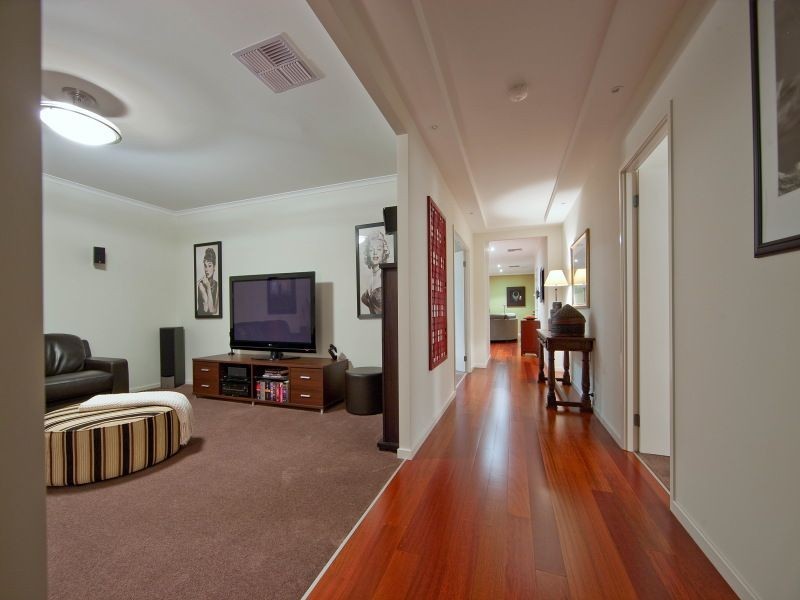 15 Brown Thornbill Court, Langwarrin VIC 3910