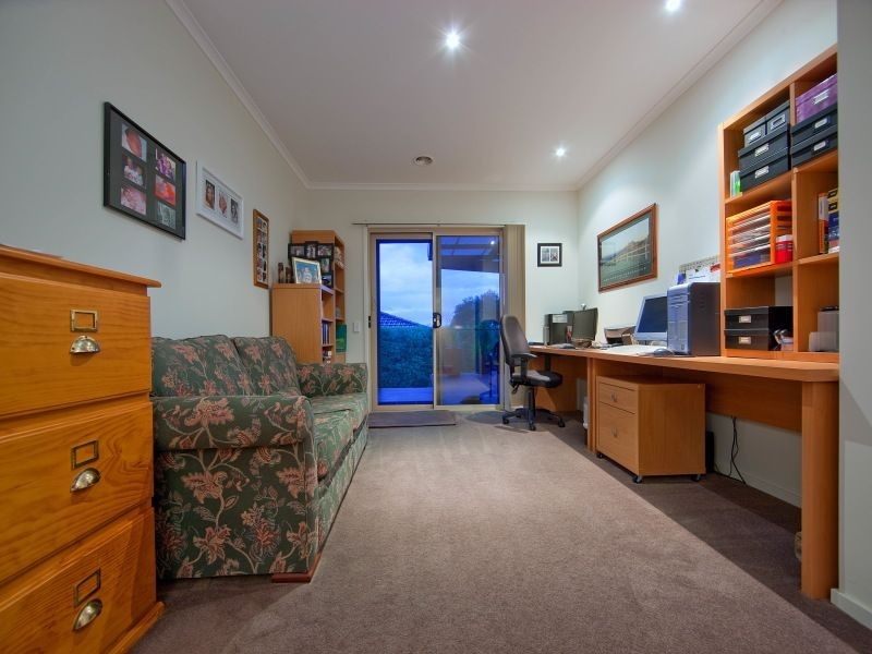 15 Brown Thornbill Court, Langwarrin VIC 3910