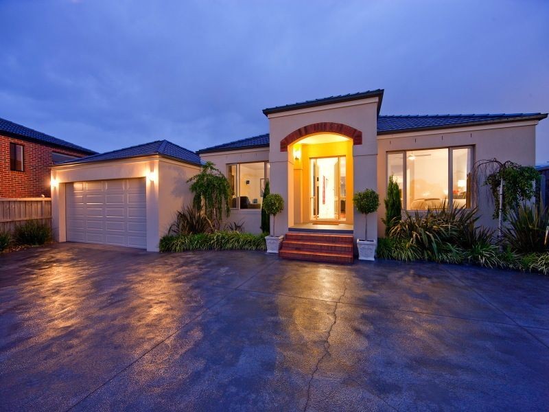 15 Brown Thornbill Court, Langwarrin VIC 3910