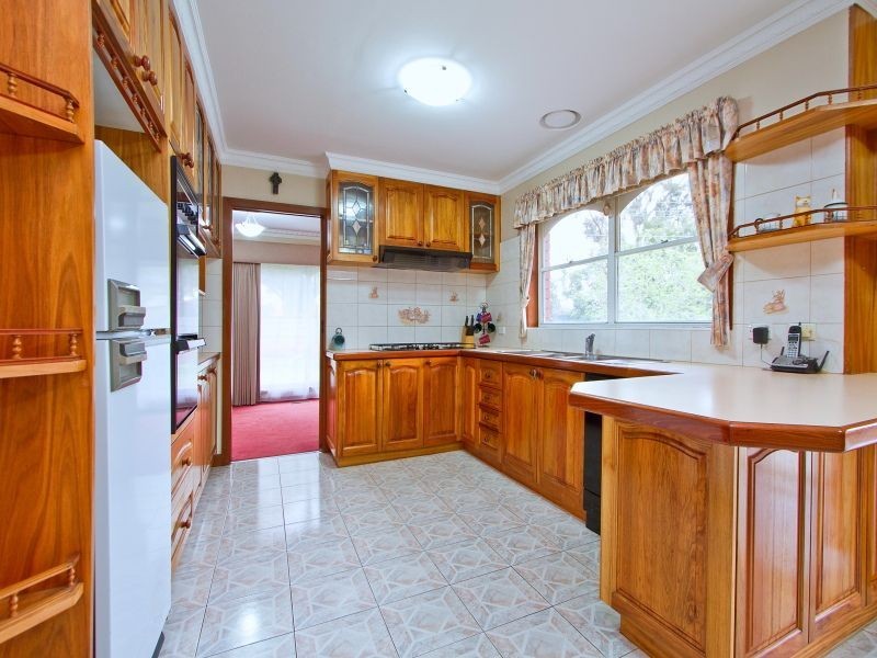 2 Ash Grove South, Langwarrin VIC 3910